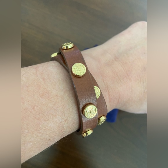 Tory Burch Brown Double Wrap Logo Stud Bracelet - Picture 3 of 3